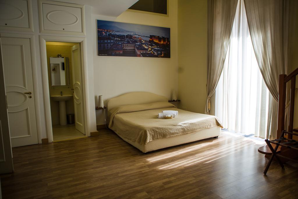 B&B Palazzo Ruffo Di Bagnara Napoli Esterno foto