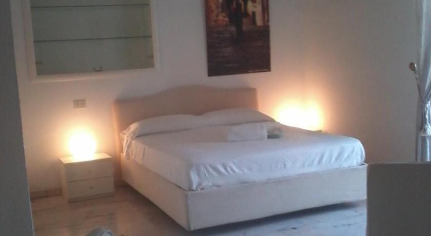 B&B Palazzo Ruffo Di Bagnara Napoli Esterno foto